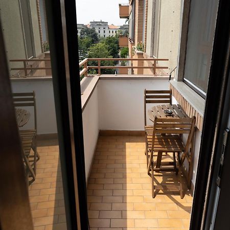 Апартаменты Elegante Bilocale In De Angeli - Piazzale Siena Милан Экстерьер фото